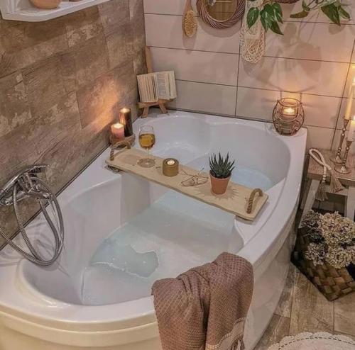 Небольшая квартира. В светлых тонах. 06