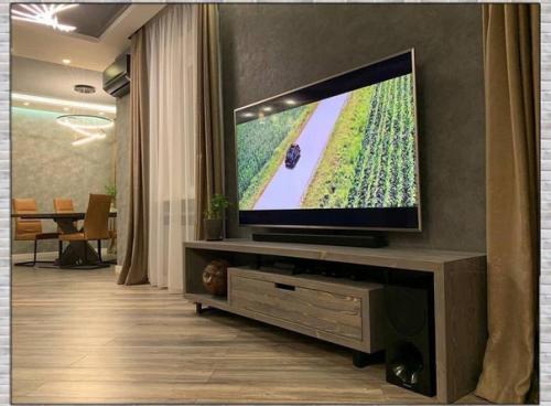 Интерьер гостиной. В которой есть всё, что нужно. 01