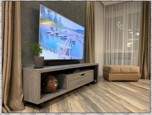 Интерьер гостиной. В которой есть всё, что нужно. 02