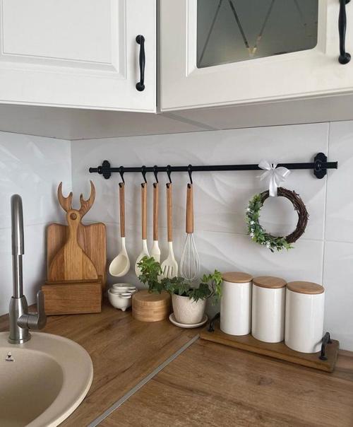 Стильная кухня. С деревянными элементами. 03