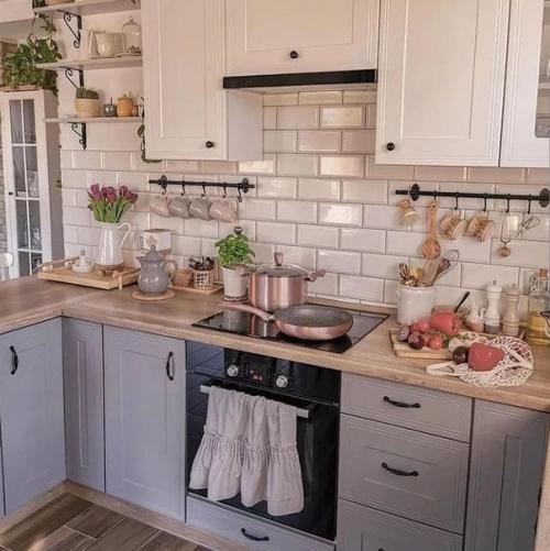 Небольшая квартира. В светлых тонах.