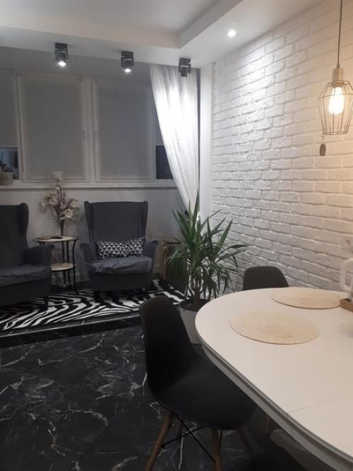 Кyxня coвмeщеннaя c лoджиeй. 01