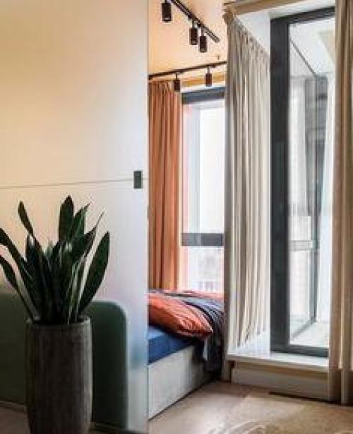 Красивый интерьер. Просторной студии.