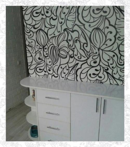 Хоть кухня черно-белая, получилась очень яркая. 01