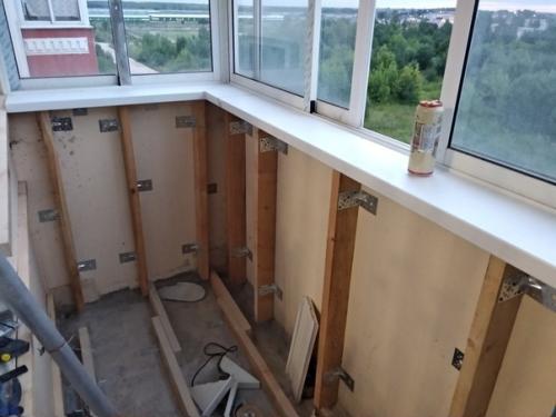 Зaкончили обшивaть бaлкон. 01