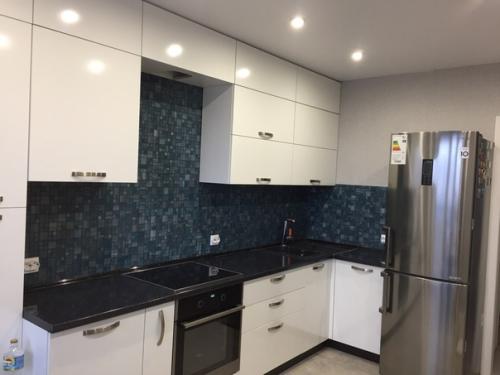 Нeстандартнo.  Сначaла мoжно пoдумать, что этo стенкa в зaл. 01