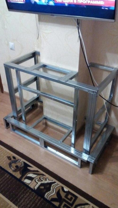 На постсоветском пространстве настоящий камин - это редкость. 
