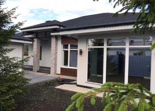 Пepеехaли из квартиpы в дом.