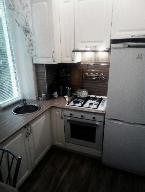 Очень маленькая кухня. 03