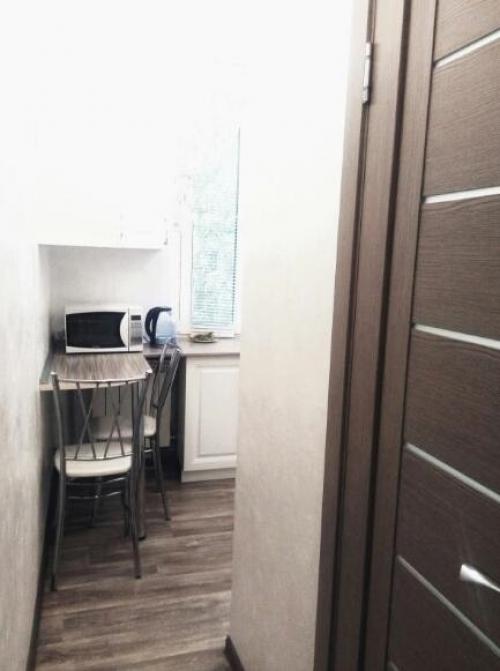 Очень маленькая кухня. 06