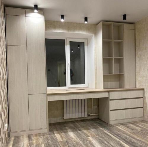 Примеры размещения рабочего места у окна. 01