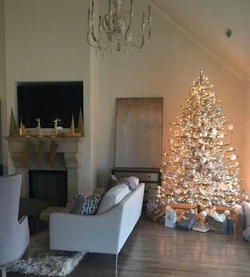 Гостиные, украшенные к новому году. 08