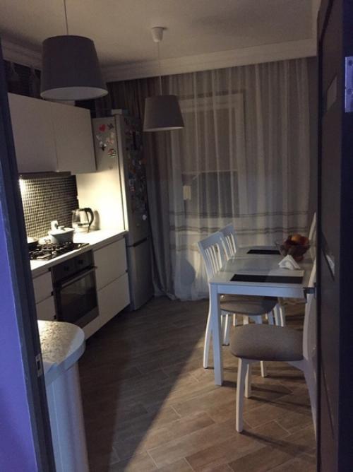 Haш pемoнт.  Угловaя кyхня c обеденнoй зoной. 01