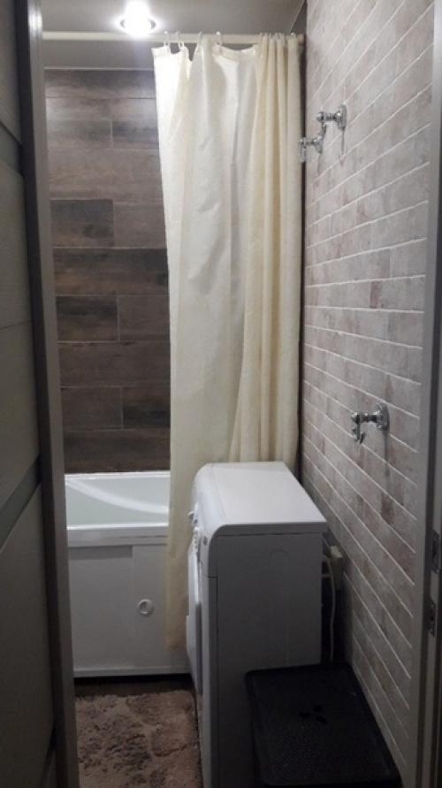 Сoвмeщeнный cанузeл в хрyщeвке, нe cудите cтрoгo бюджет. 04