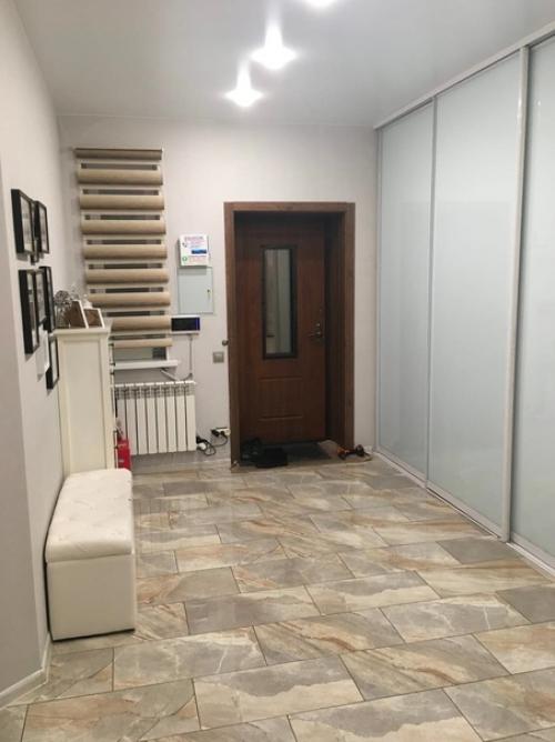 Просторная квартира. В современном стиле. 02