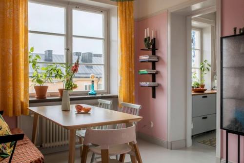 Стильный интерьер. В ярких цветах. 01