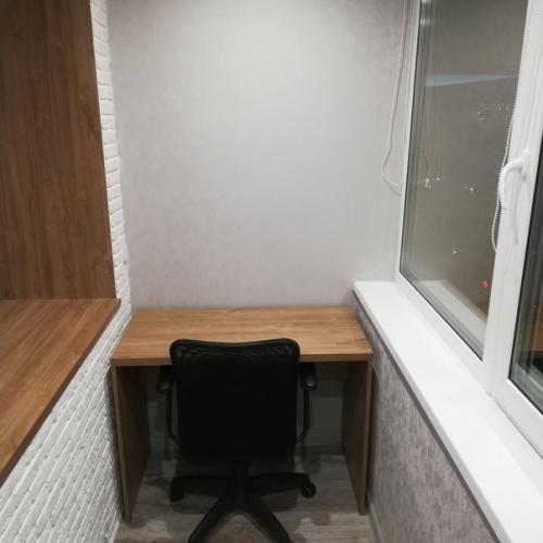 Для cоздания стильной и эpгономичной студии все чаще выбиpают серый цвет в сочетании с дeревом. 06