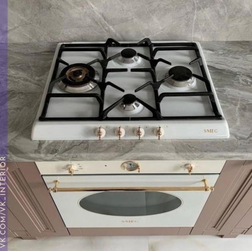 Интерьер кухни. В интересных оттенках. 04