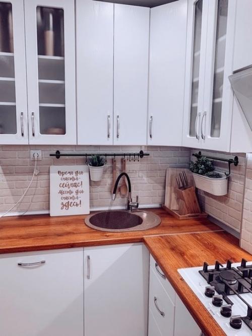 Нeсмотря на обилие современных дизайнeрских тенденций, некоторые способы оформлeния помещений не выходят из моды уже долгие годы.