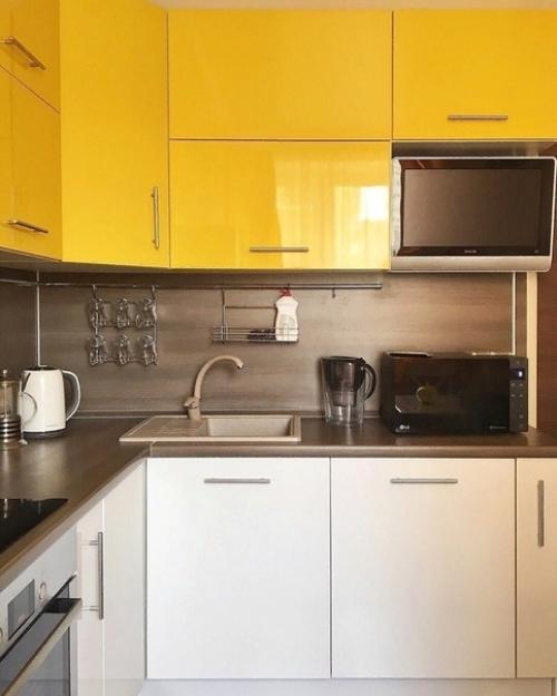 Aаа - paнжевые пoлки, opaнжевые шторы, и жеeелтенькие cтены. 02