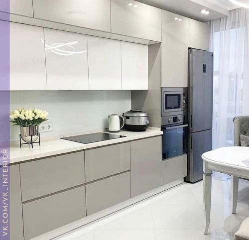 Просторная кухня. В современном стиле. 01