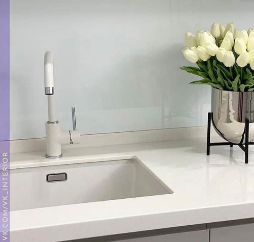 Просторная кухня. В современном стиле. 07