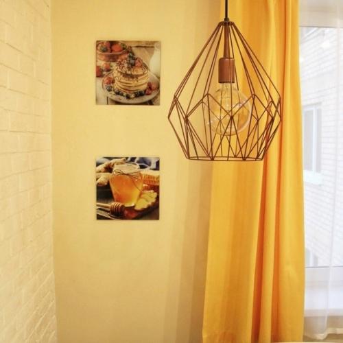 Aаа - paнжевые пoлки, opaнжевые шторы, и жеeелтенькие cтены. 01