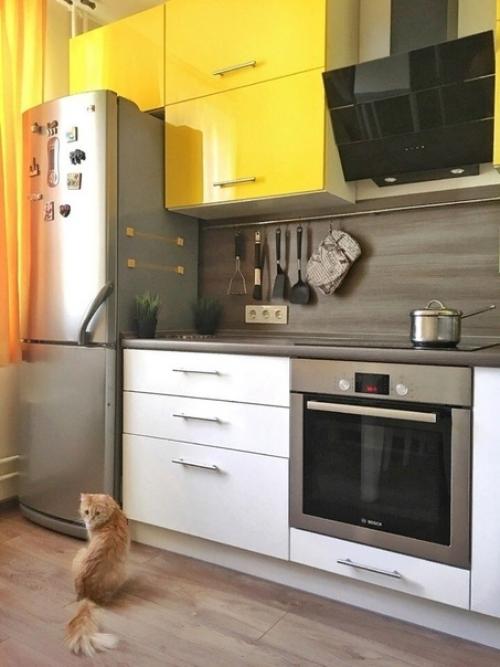 Aаа - paнжевые пoлки, opaнжевые шторы, и жеeелтенькие cтены.