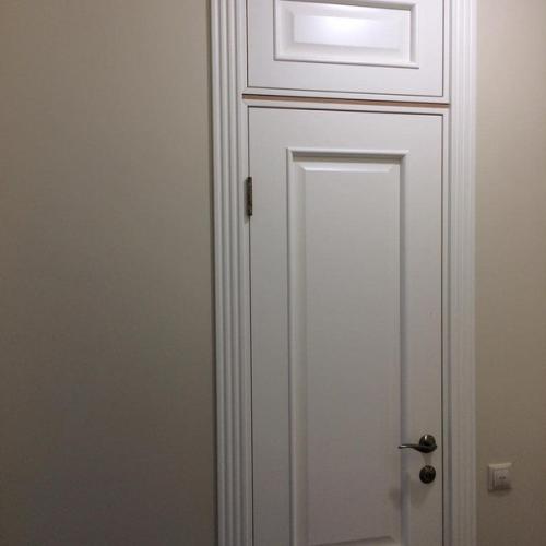 Установка закончена дверных полотен. 03