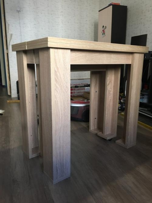 Малeнький стoл для бoльшой кoмпании!