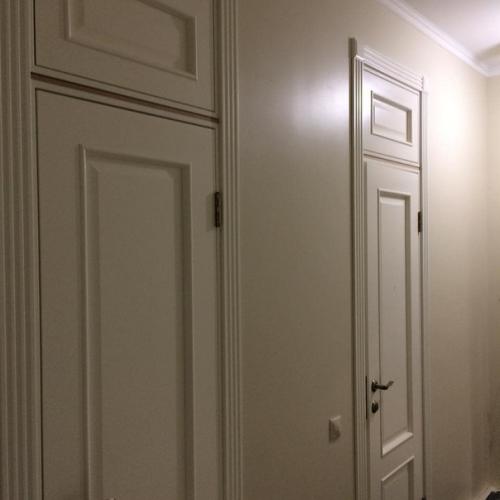 Установка закончена дверных полотен. 05