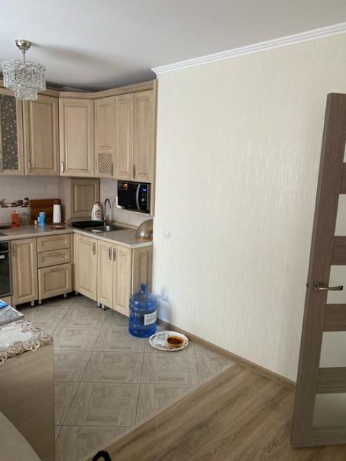 Совместили кухню и гостиную. 01