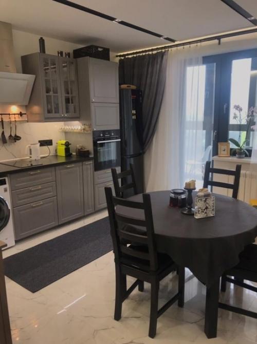 Интерьер кухни. В которой есть всё необходимое. 07