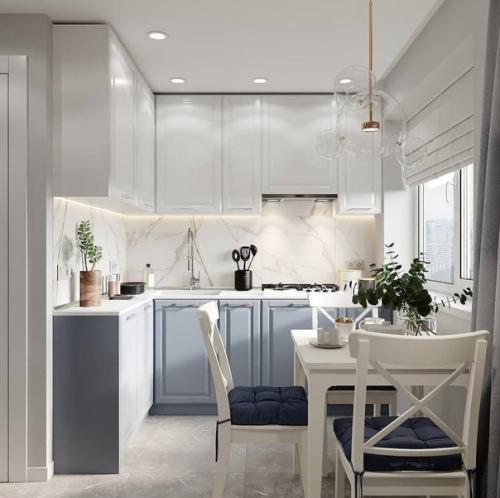 Небольшая кухня. В нежных оттенках.