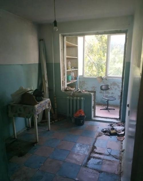 Наша кухня в ужасном состоянии до и после. 03