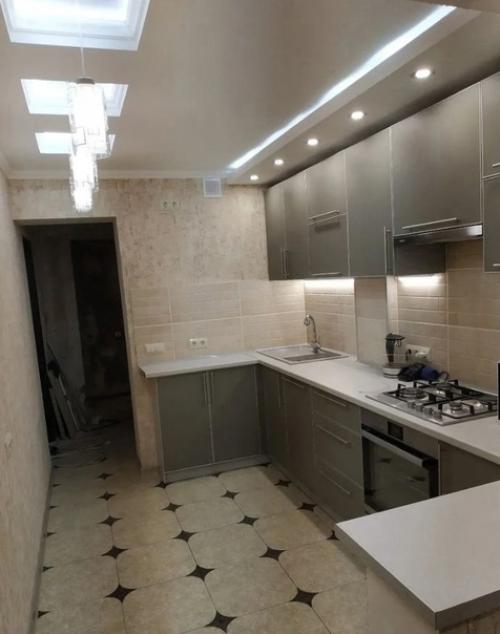 Наша кухня в ужасном состоянии до и после.