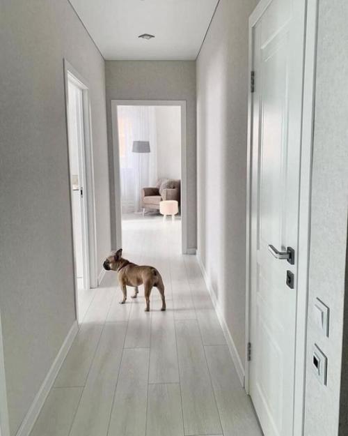 Просторная квартира. В светлых оттенках.