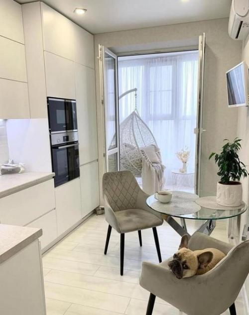 Просторная квартира. В светлых оттенках. 04