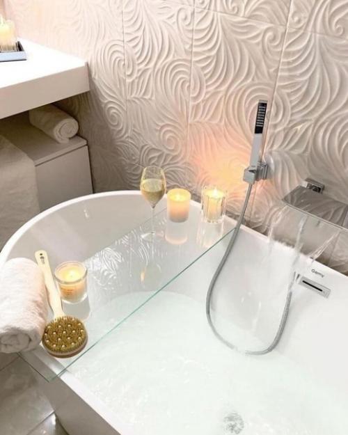 Просторная квартира. В светлых оттенках. 01