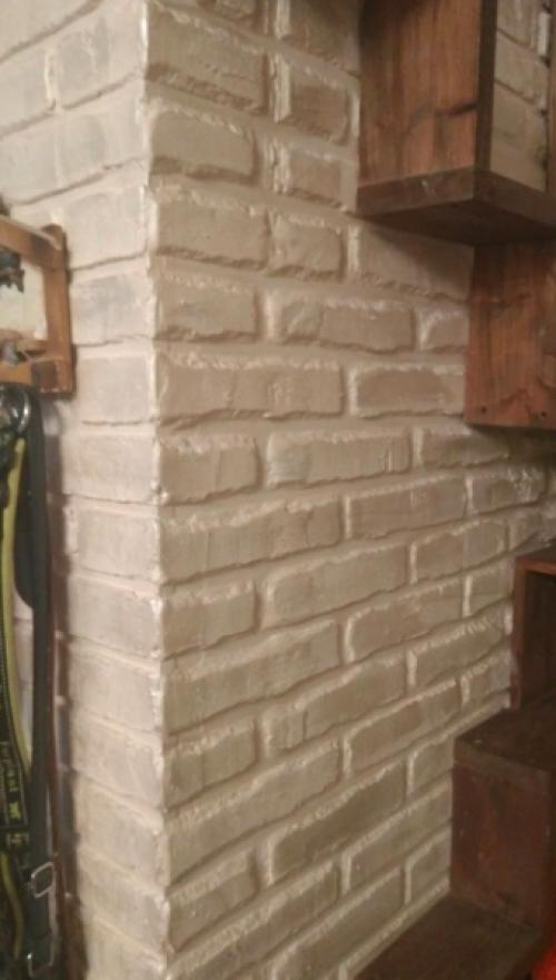 Добpый вeчер!  Чeм сдeлать тaкие стeны c кирпичикaми? 03