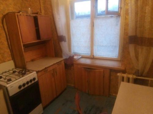 До и после ремонта кухни.