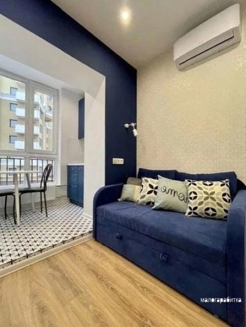 Малогабаритка. Эта квартира всего 18 метров. 03