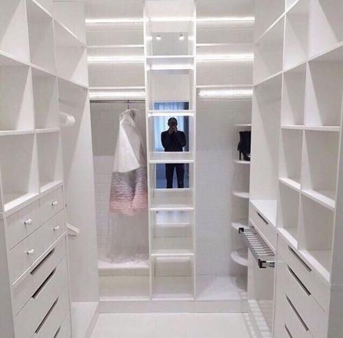 Я все придумала, муж реализовал) теперь у нас сбылась мечта - есть своя гардеробная.