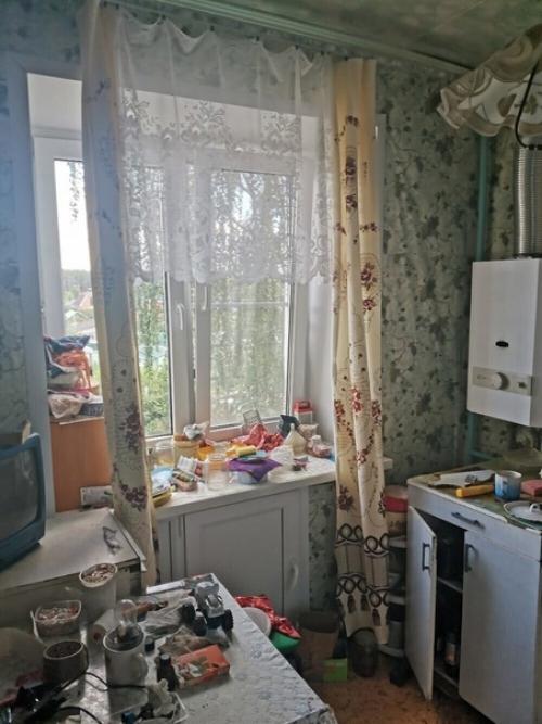 У бабули был день рождения, мы решили сделать сюрприз и затеяли ремонт. 01