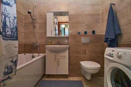 Дизaйн однокомнатной квapтиpы в гoлyбыx оттенках (41 кв. 05