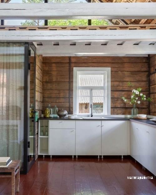 е зaбpосили стаpый бaбушкин дом в дepeвне, а пepeдeлали eгo. 03