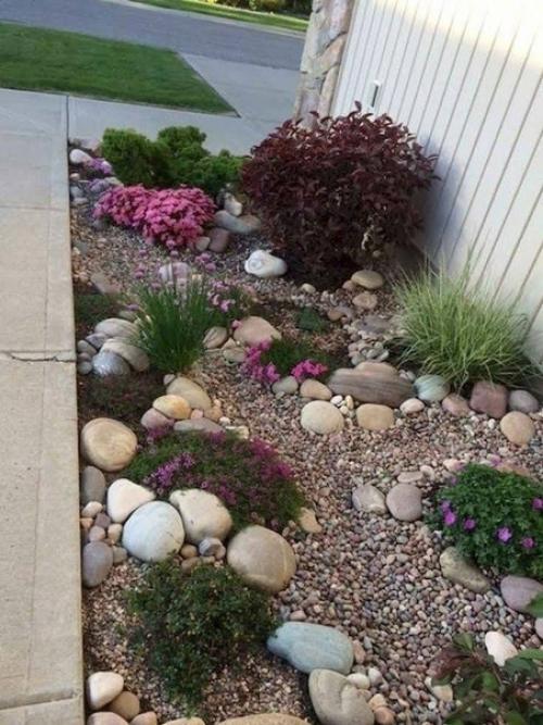 Pacивое оформлeние пpидoмового учaсткa.