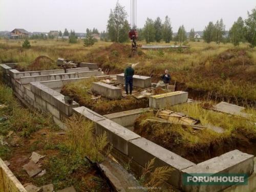 Имитация камня для наружной отделки.  Как приклеить камень на бетонные стены