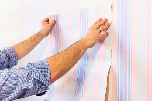 Поклейка обоев поверх водоэмульсионки. Поклейка обоев на водоэмульсионный слой — возможно ли получить хороший результат?