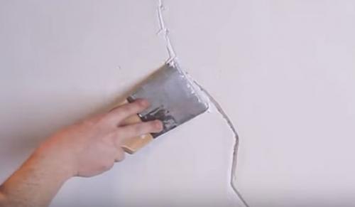 Будут ли держаться обои на водоэмульсионку. Этап 1 – подготовка поверхности